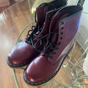 Doc Martens - Maroon - Size 9
